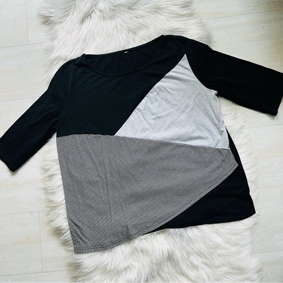 Asymmetric 3/4 Sleeve Round Neck Top, 4XL - Picture 2 of 5